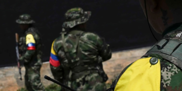 Audios y videos revelarían como disidencias usan menores para entregar armas en El Plateado, Cauca