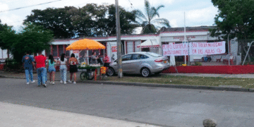Estudiantes de Univalle Tuluá cierran sede en protesta por incumplimiento del gobierno nacional