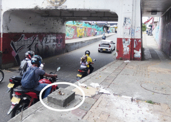 Pasonivel de la calle 25 en descuido total; se robaron hasta la señal de tránsito