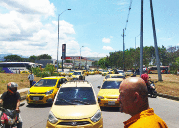 Por altos costos del gas paró el transporte; conductores aseguran que en Tuluá se pagan las tarifas más caras