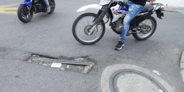 Un hueco que se envejeció en la zona céntrica de Tuluá