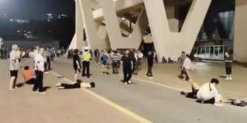 Ataque vehicular en China: 35 muertos y decenas de heridos tras atropello masivo