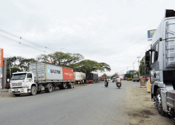 Calle arriba, calle abajo barrio El Jazmín