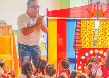 Con títeres enseñan a los niños la prevención de abuso sexual