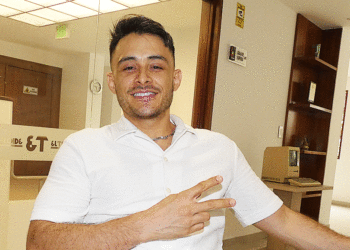 David Reyes interpreta junto a Junior Posada «Uno al año»