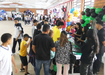 Derroche de talento en muestra empresarial de instituciones educativas