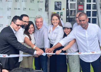 Inauguran en Buga el primer puerto de carga para vehículos eléctricos e híbridos