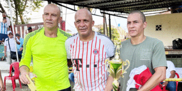 La Pesquera, gran campeón del torneo de fútbol Cabellos de Plata