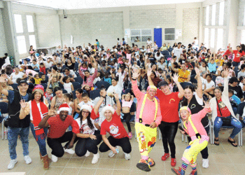 La profe Ligia, una verdadera Mamá Noel