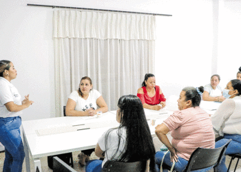 Fomentando la crianza amorosa: una apuesta por el bienestar familiar en el centro del Valle