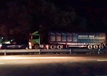 Una persona pierde la vida en la vía Tuluá-Buga; al parecer se lanzó a una tractomula