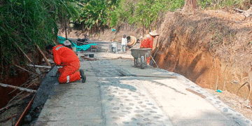 Valle del Cauca beneficiado con obras de placas huella en zonas rurales