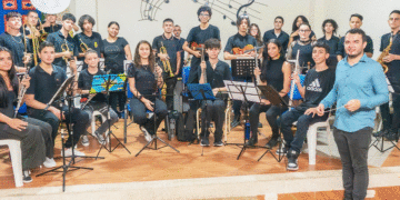 Jóvenes caicedonitas deslumbran con su talento musical en la Casa de la Cultura