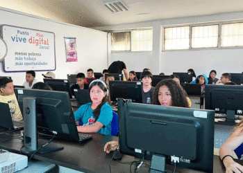 Niños en Zarzal se conectan con la tecnología