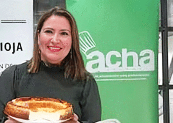 Roldanillense gana concurso preparando la mejor tarta en La Rioja, España