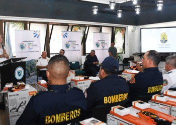 Bomberos del Valle del Cauca recibieron nuevos equipos para combatir incendios forestales