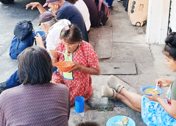 Cerraron el año con solidaridad: Voluntarios en Tuluá entregaron almuerzos a personas en situación de calle
