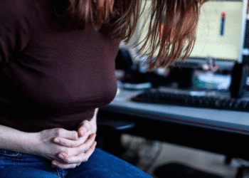 Colombia adopta medida de trabajo en casa para funcionarias públicas durante la menstruación