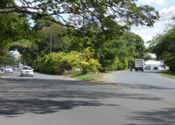 Deficiente señalización en el piso puede causar un accidente (Más Caucherazos aquí) 👇🏽 