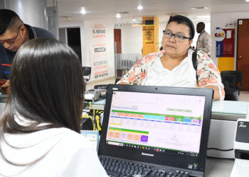 Emprendedores colombianos se benefician con nuevas tarifas más bajas en cámaras de comercio