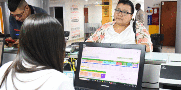 Emprendedores colombianos se benefician con nuevas tarifas más bajas en cámaras de comercio