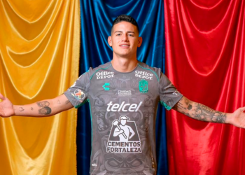 James Rodríguez fue presentado en León, con la ‘armadura’ puesta, y como todo un gladiador