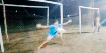 Joven portero muere tras detener un penalti; la atención médica tardó 11 horas