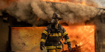 Las llamas en California ya han arrasado 145 kilómetros cuadrados; las muertes siguen aumentando