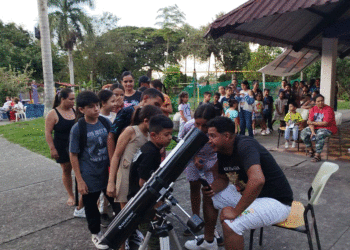 Los niños estuvieron más cerca de las estrellas: Una noche mágica de astronomía en Aguaclara.