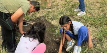 Sembratón en Tuluá: Niños del CEET contribuyen a la preservación del medio ambiente