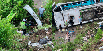 ¡Tragedia en Nariño! Bus turístico cae a un abismo dejando 12 muertos y decenas de heridos