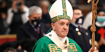 El papa Francisco enfrenta un cuadro clínico complejo