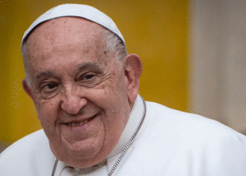 El papa Francisco fue hospitalizado en Roma