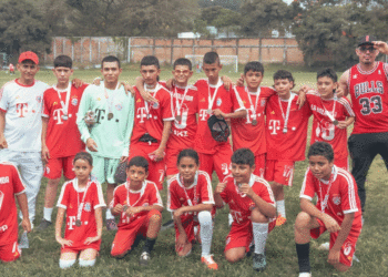 Entrega de dotación deportiva y torneo municipal impulsan el fútbol en Caicedonia