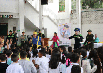 La Polialegría llegó a Yotoco para promover entornos seguros en las escuelas
