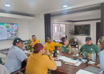 Alcaldía de Caicedonia y cafeteros unen esfuerzos para fortalecer el sector caficultor