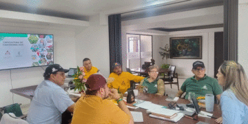 Alcaldía de Caicedonia y cafeteros unen esfuerzos para fortalecer el sector caficultor