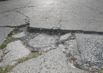 Ciudadanos denuncian grave hundimiento en vía de Tuluá