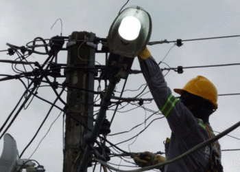 Concejo de Riofrío autoriza concesión del alumbrado público