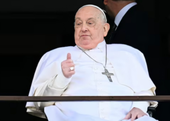 El papa Francisco es dado de alta tras más de un mes de hospitalización