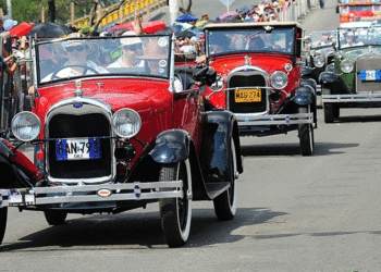 Sevilla disfrutará un Desfile de Autos Clásicos para apoyar a la Banda Músico Marcial de Bomberos