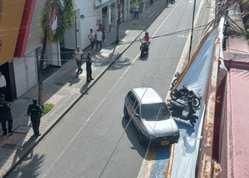 Vehículo mal estacionado generó temor en Tuluá