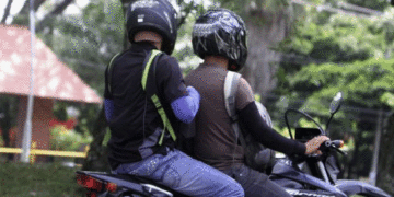 Buga implementa restricción de parrillero hombre y toque de queda para menores