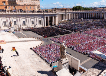Más de 250.000 personas despiden al papa Francisco en una histórica ceremonia en el Vaticano