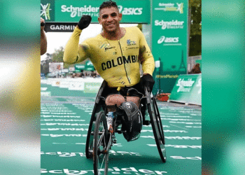 Francisco Sanclemente conquista el tercer lugar en la Maratón de París