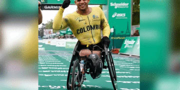 Francisco Sanclemente conquista el tercer lugar en la Maratón de París