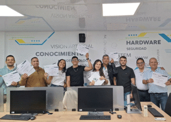 Periodistas del centro del Valle se capacitaron en inteligencia artificial con la Uceva