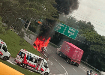 Vehículo se volcó e incendió en la vía Bugalagrande –Tuluá