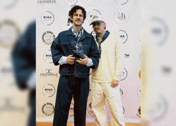 Zarzaleño ganó premio internacional como mejor artista plástico en Nueva York