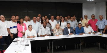 Alcaldes piden al Presidente Petro cumplir compromisos con el valle